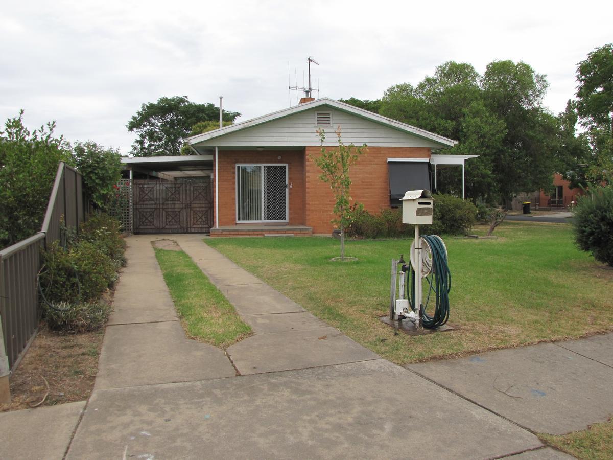 Villa Clarke Street Benalla Exterior foto